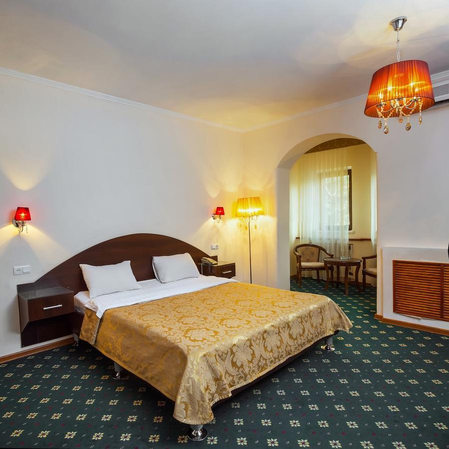 Stary Melnik Hotel Алматы Экстерьер фото