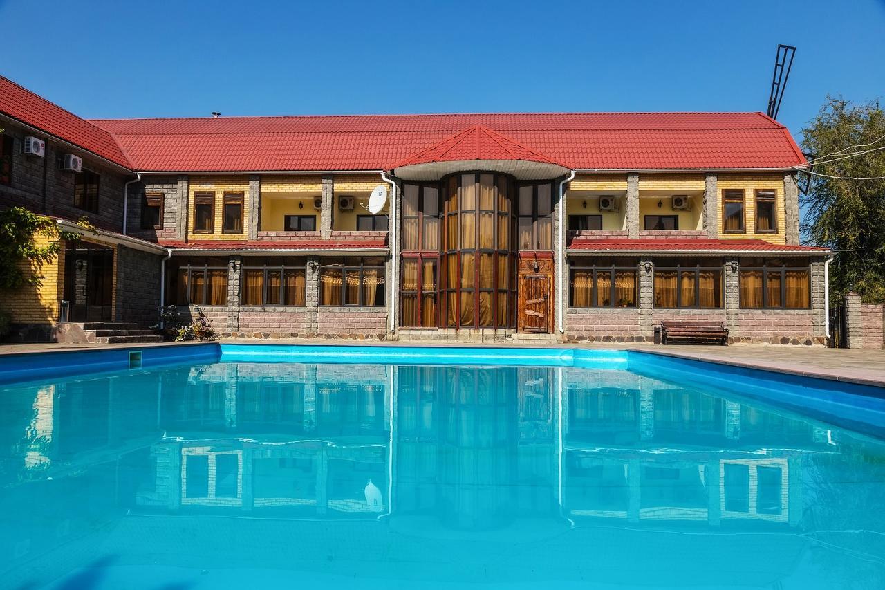 Stary Melnik Hotel Алматы Экстерьер фото