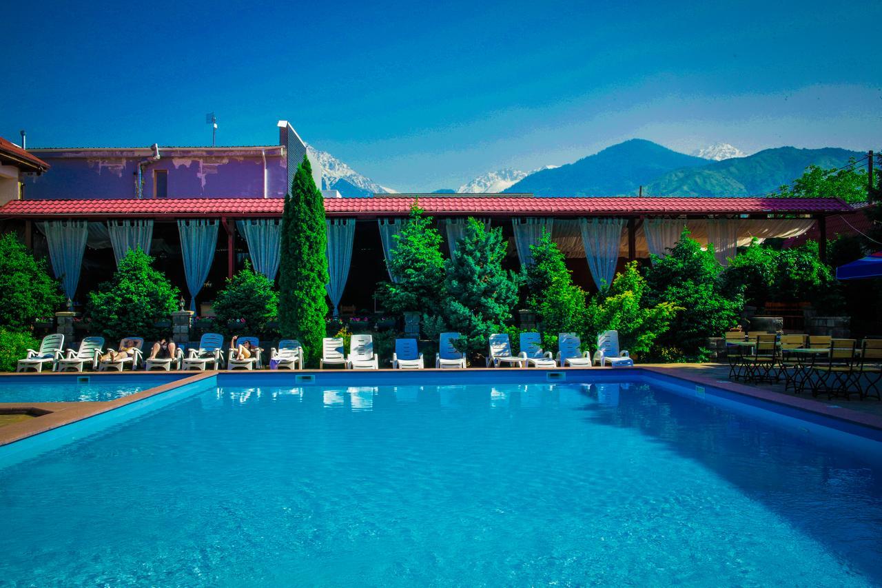 Stary Melnik Hotel Алматы Экстерьер фото